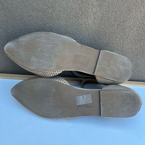 Blowfish Malibu Flats Sandal Womens Size 10 Tan Back Zip Closure Boho Laser Cut - Picture 9 of 9